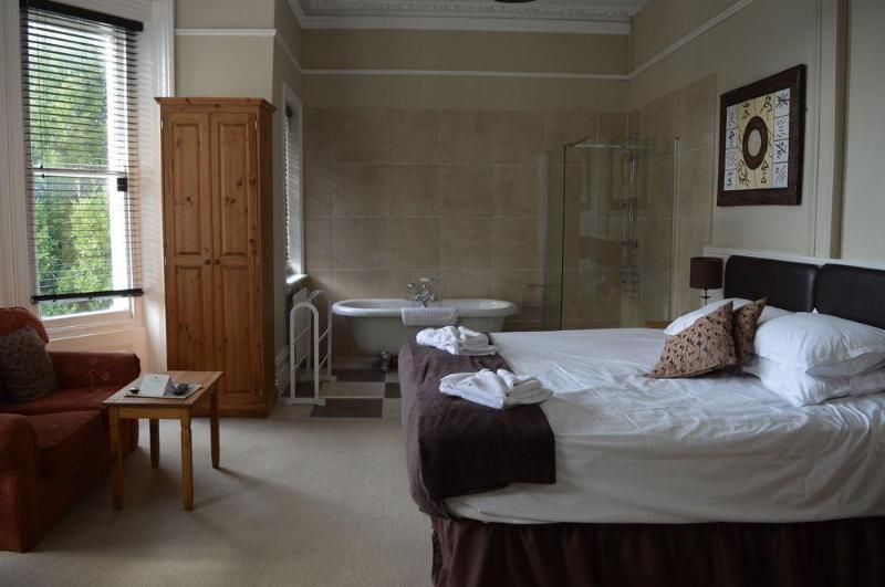 The Sheldon B&B - Free Private Parking Eastbourne Zewnętrze zdjęcie